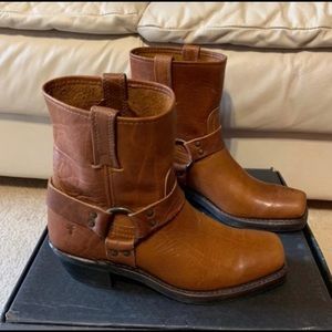 Frye 8R harness womens